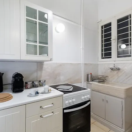 Acropolis Heart 1bd In Plaka By Upstreet